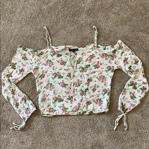 Kendall & Kylie Off shoulder top